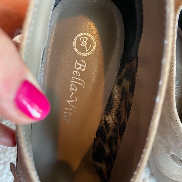 Bella Vita Taupe on Taupe Heeled Shootie - Picture 6 of 7